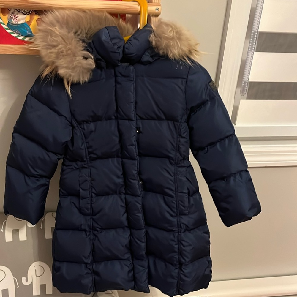 Gently used puffer coat for girls. Size 4 / navy blue.